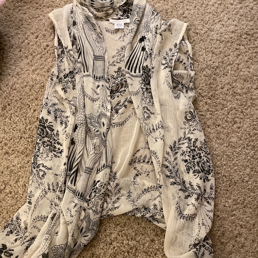 Sleeveless cardigan
